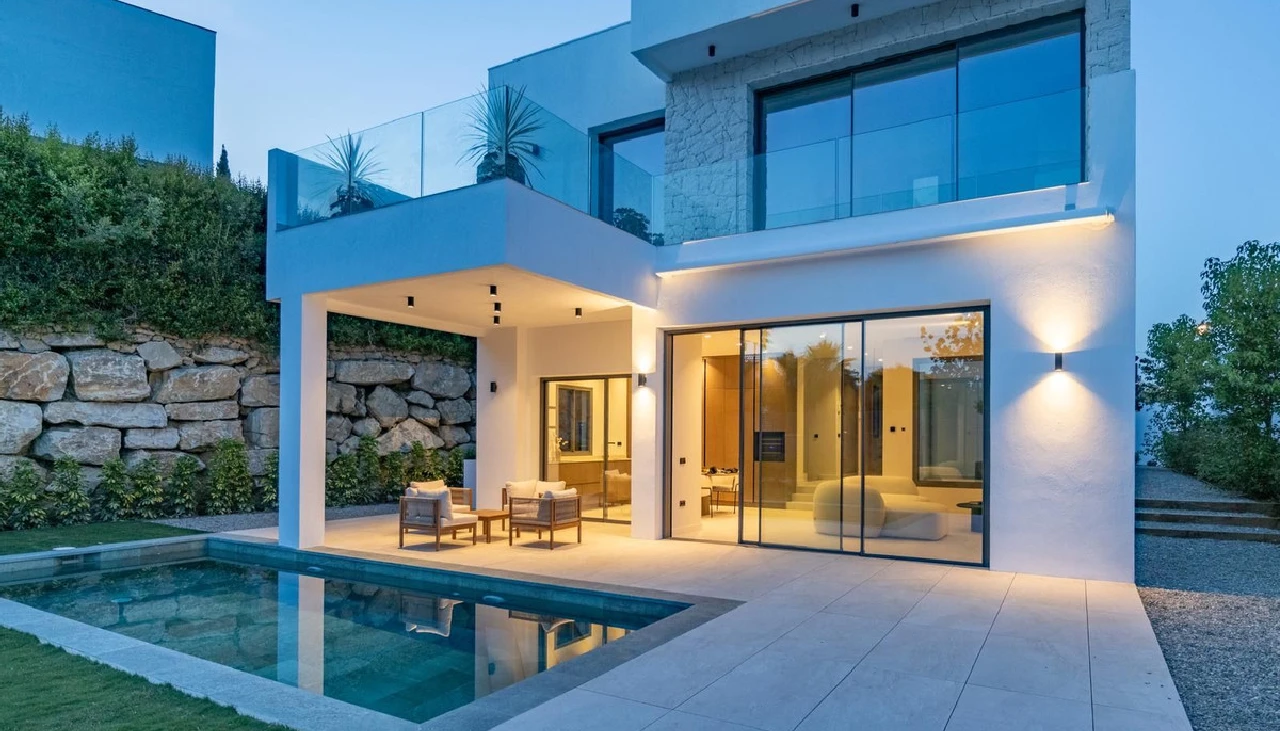 Key Attributes Of A Top Luxury Real Estate Agent In Miami